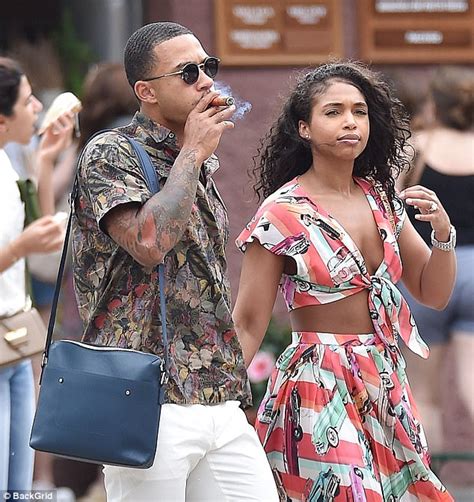 lori harvey memphis depay girlfriend.